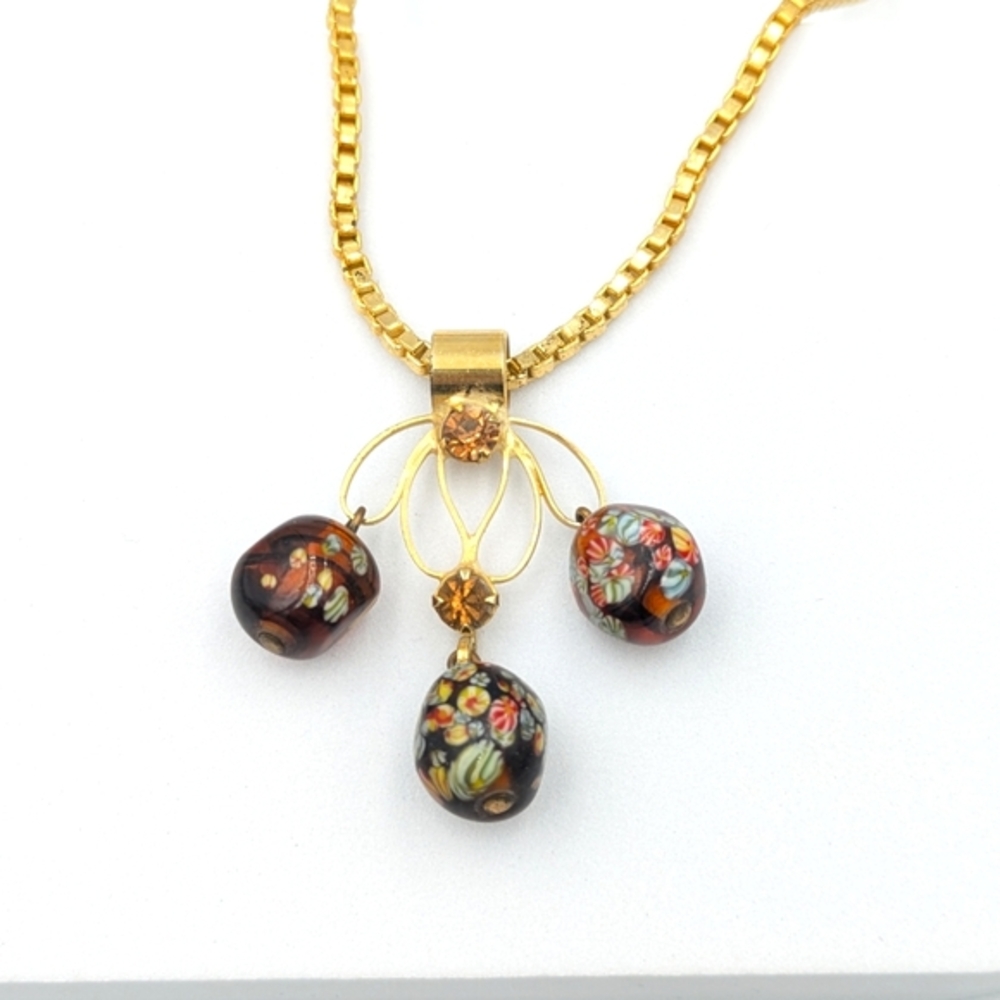 Vintage glass bead pendant chain necklace